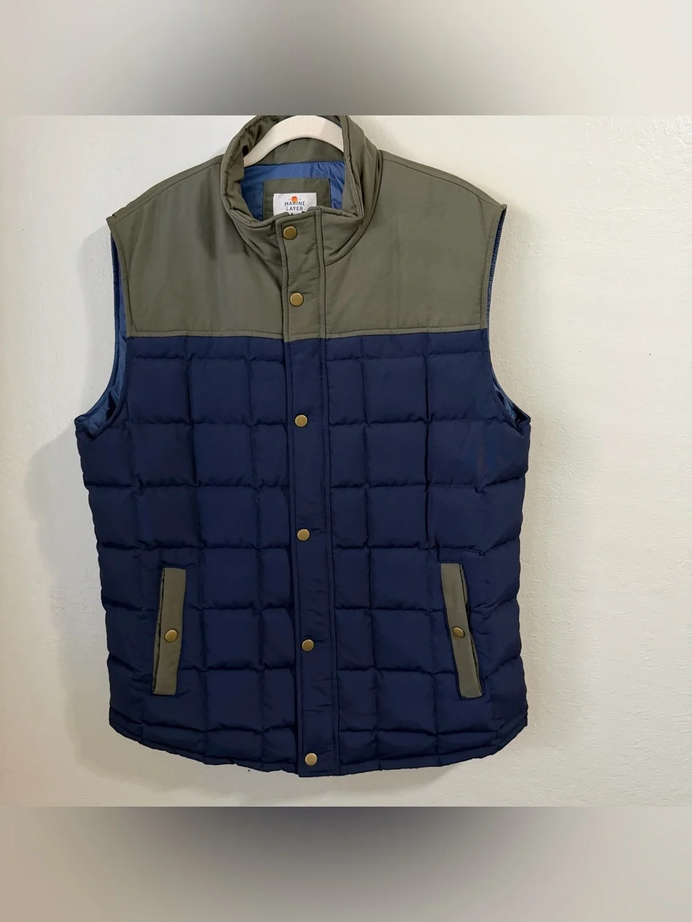Marine Layer Sawyer Down Puffer Vest Mens M Full Zip Quilted Outdoor Gorpcore